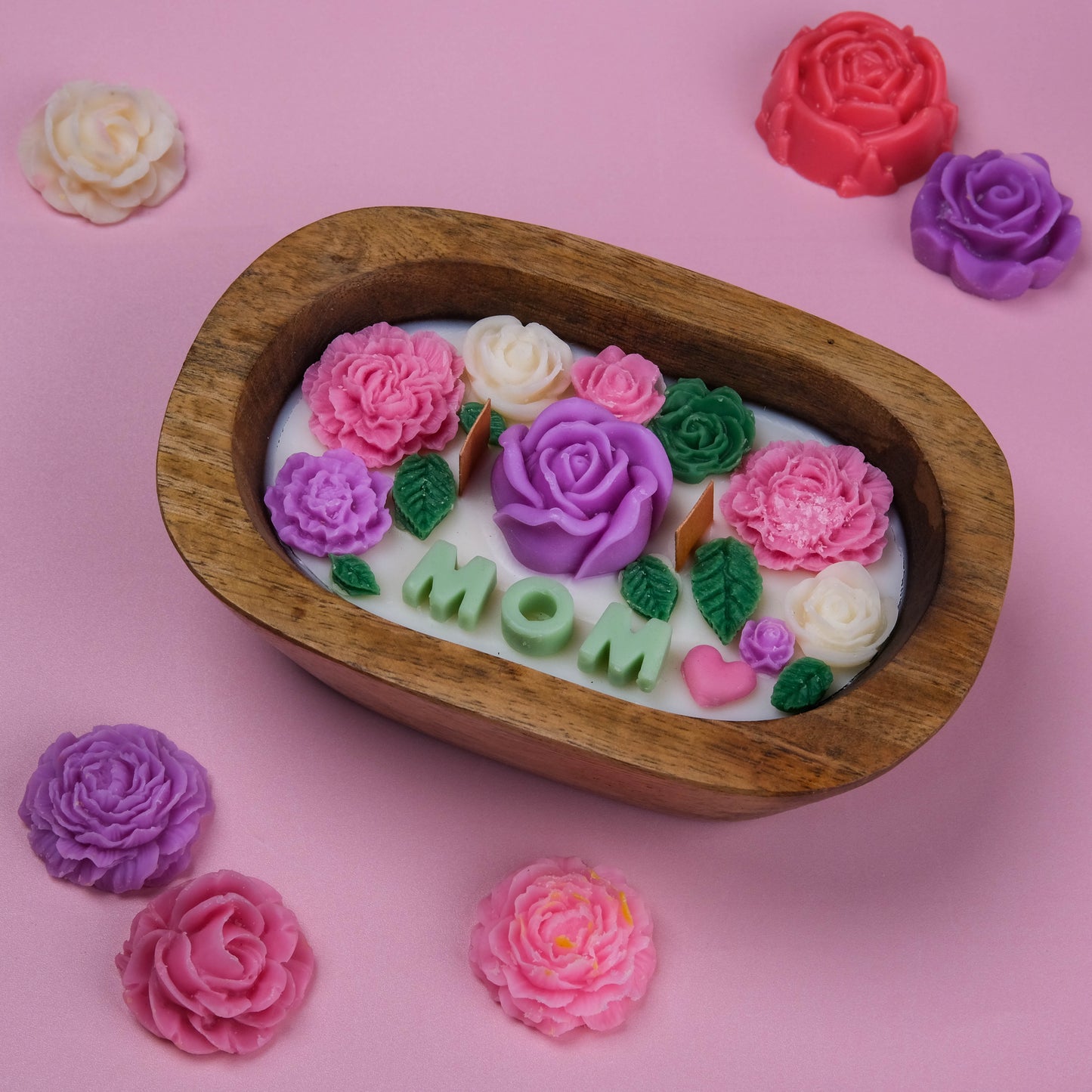 A floral tribute | Wooden Bowl Candle
