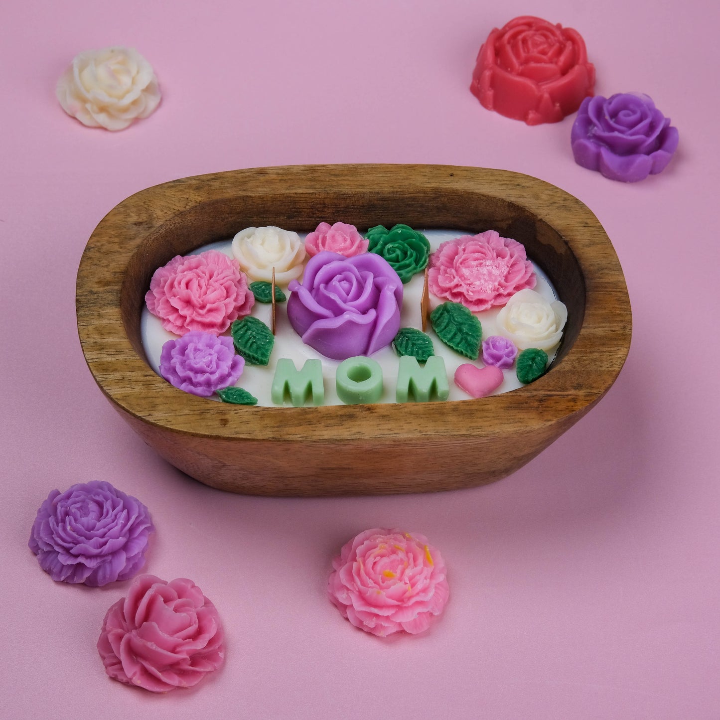 A floral tribute | Wooden Bowl Candle