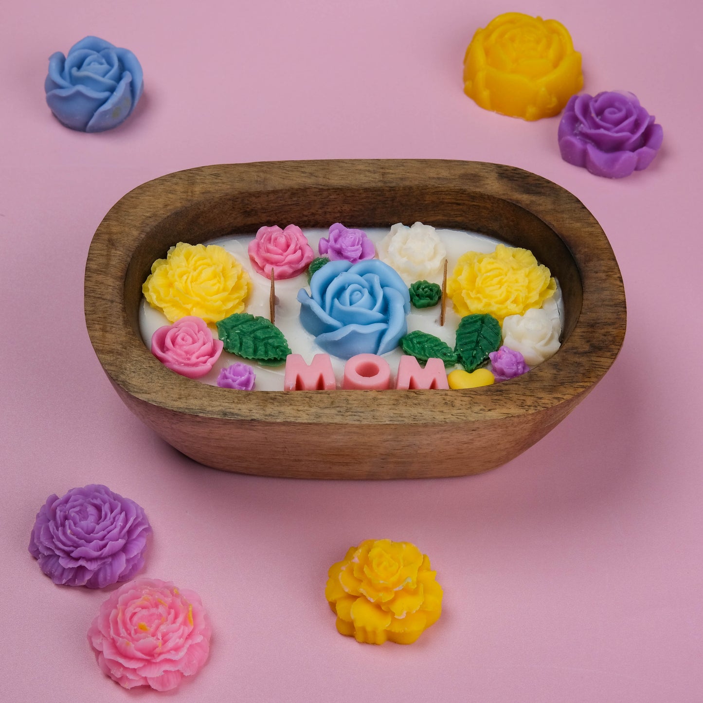 A floral tribute | Wooden Bowl Candle